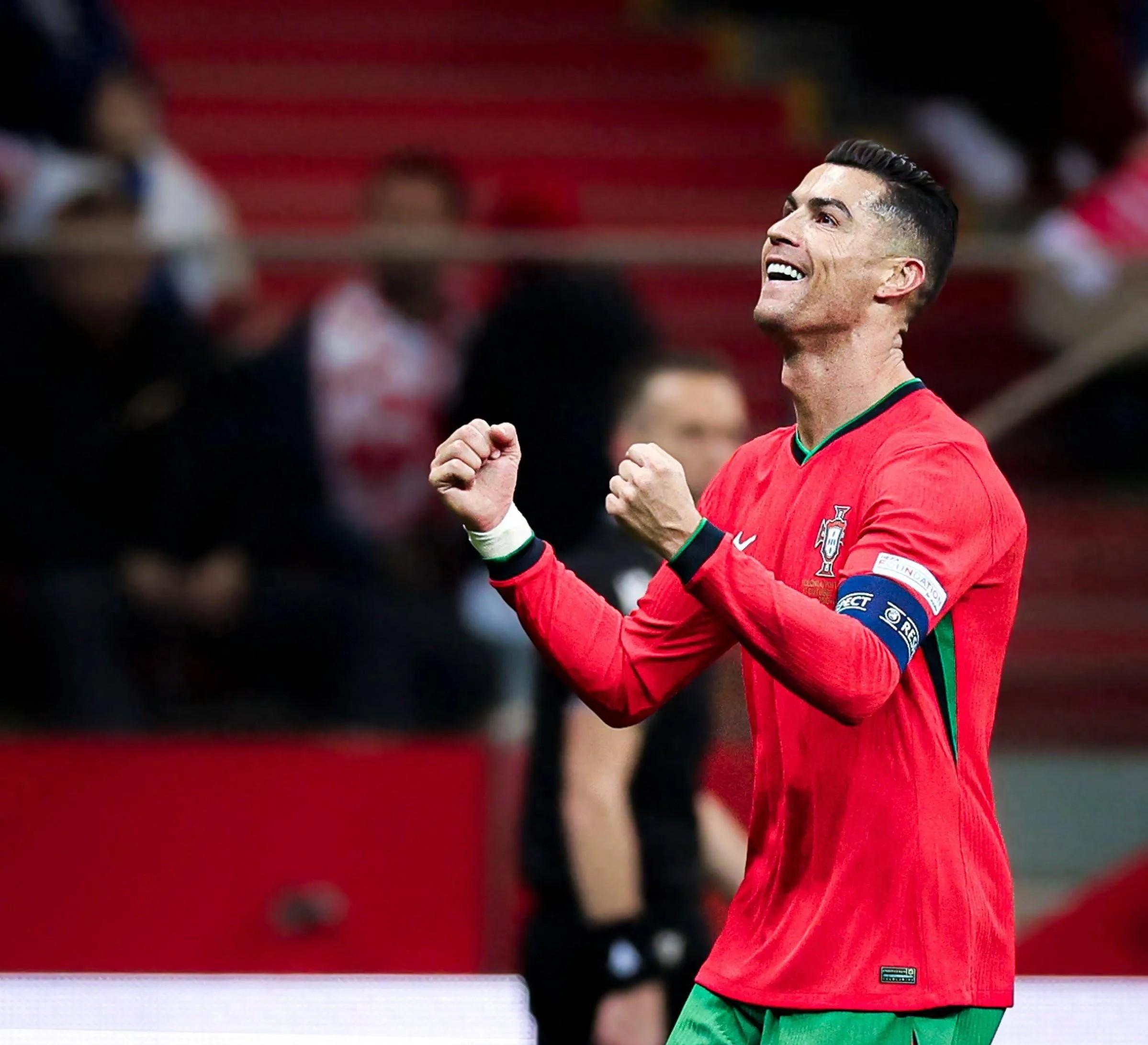 包含巴黎圣日耳曼绝杀里昂，C罗补时绝平亚洲杯的词条